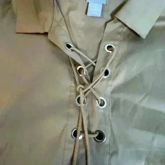 Chico's Womens Top with front string tie, Taupe (Size 4) - Picture 9 of 13